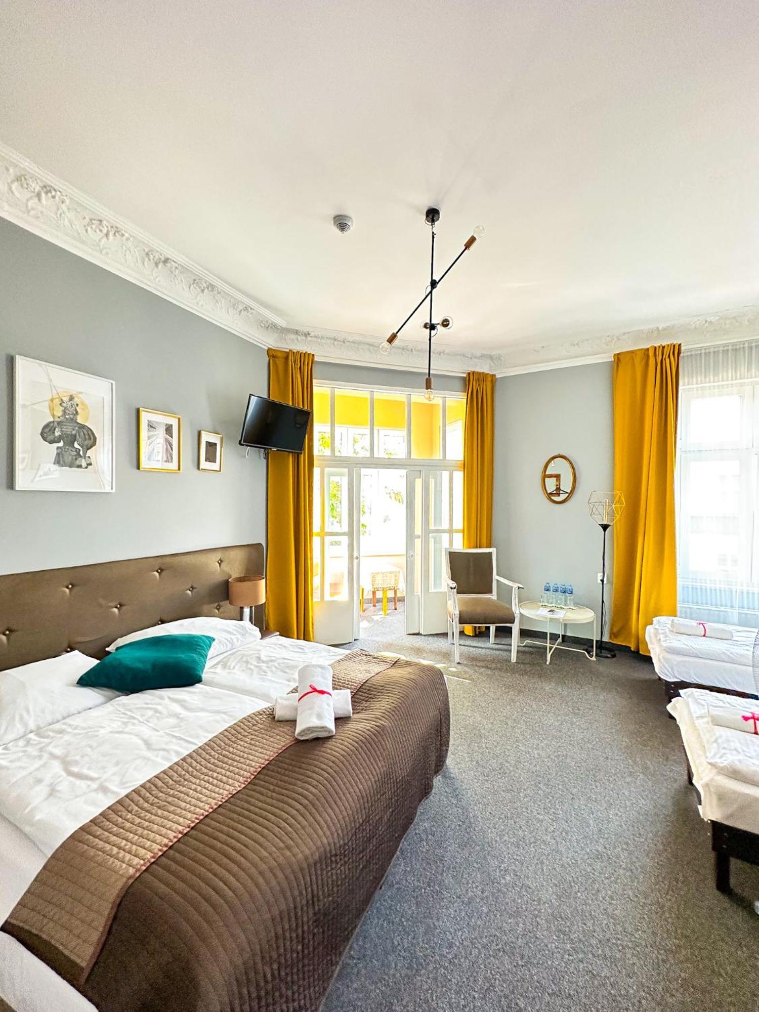 Expolis Residence - City Center Mtp Targi - 24H #Betterthanyourex Познан Екстериор снимка